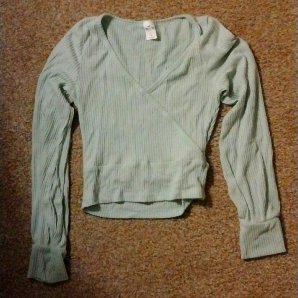 Hollister sweater